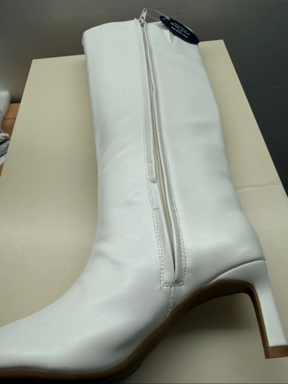 ON 34TH RACHELLE BONE SM Knee-High Pointed Toe Heel Boots Women’s Size 6.5 NWT